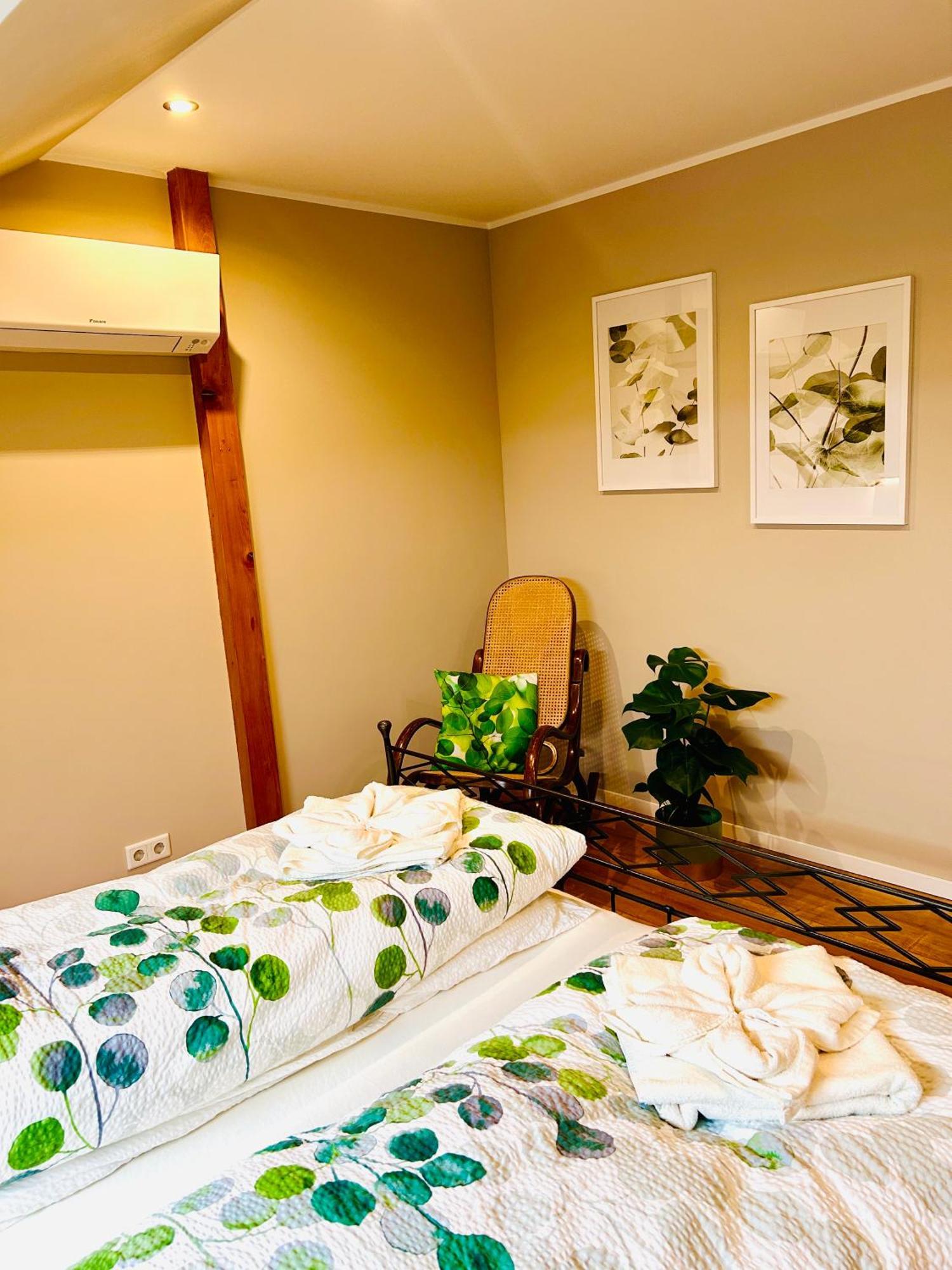 Naumburg  Ferienwohnung "Bei Freunden" מראה חיצוני תמונה
